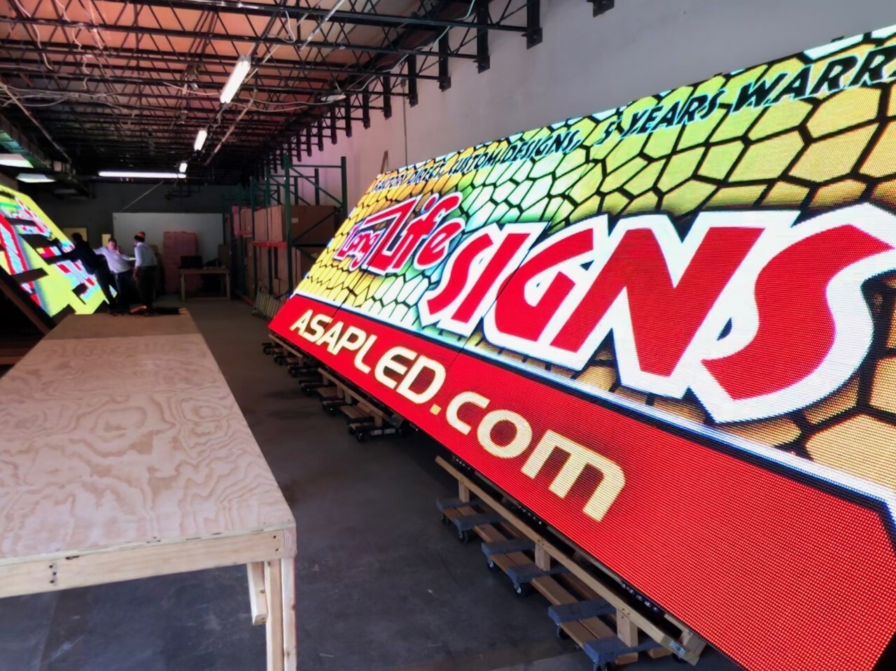 LED Sign Outdoor Board Full Color Programmable 38″ x 38″ – Made in USA