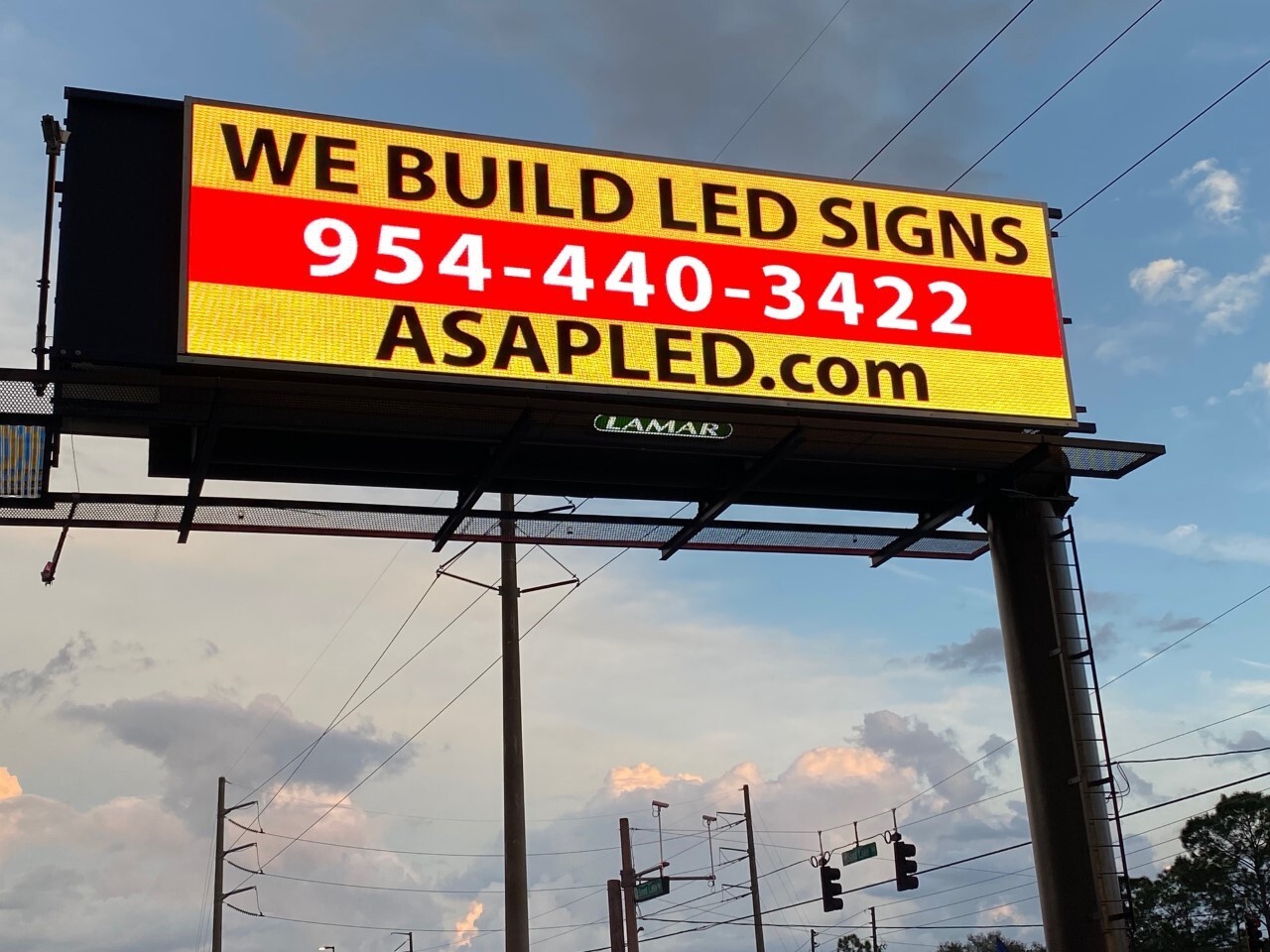 LED Sign Outdoor Board Full Color Programmable 38″ x 38″ – Made in USA