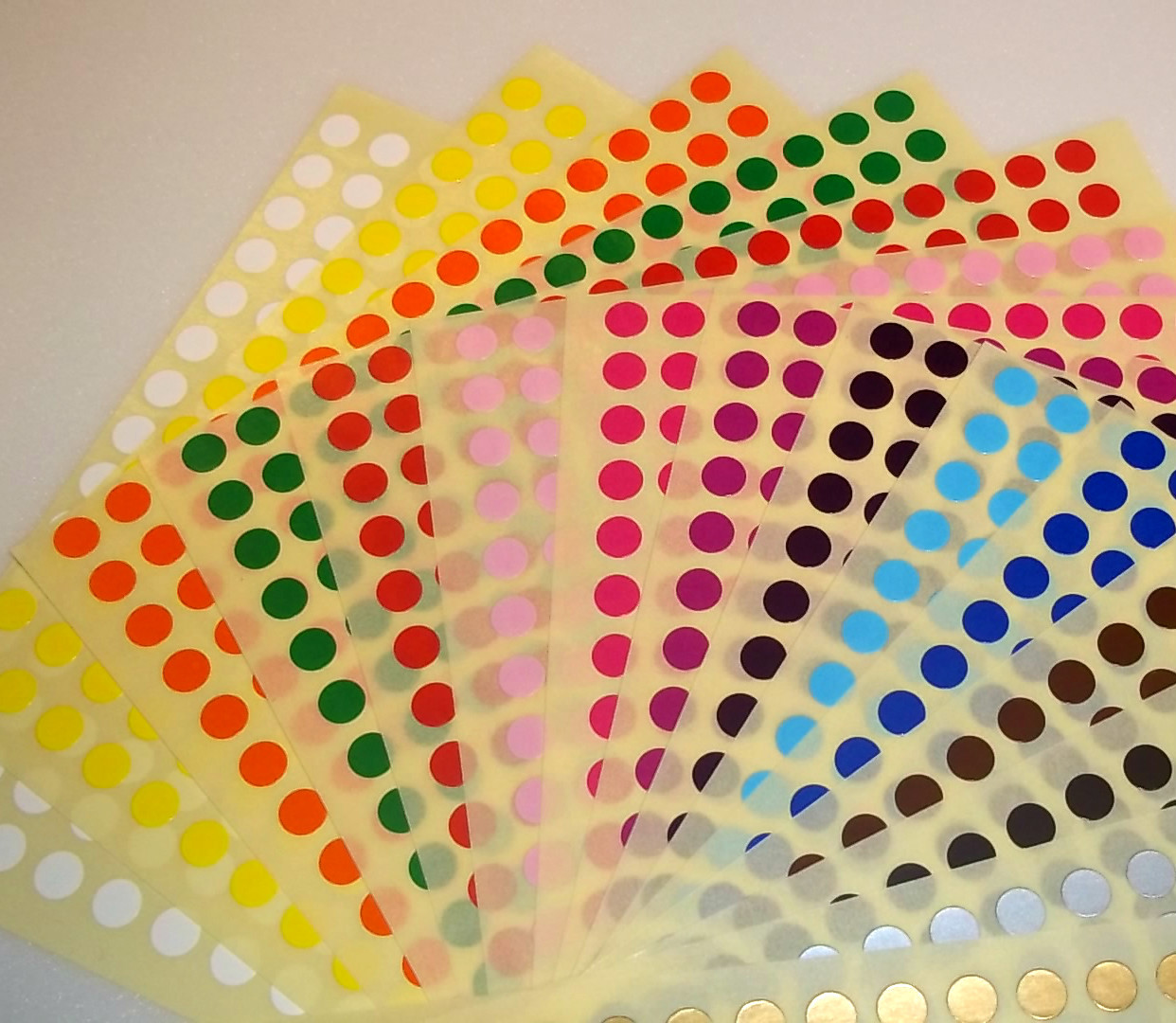 Holiday Chart – 10mm Square 6mm Circle Colour Code Dots – Stickers Sticky Labels